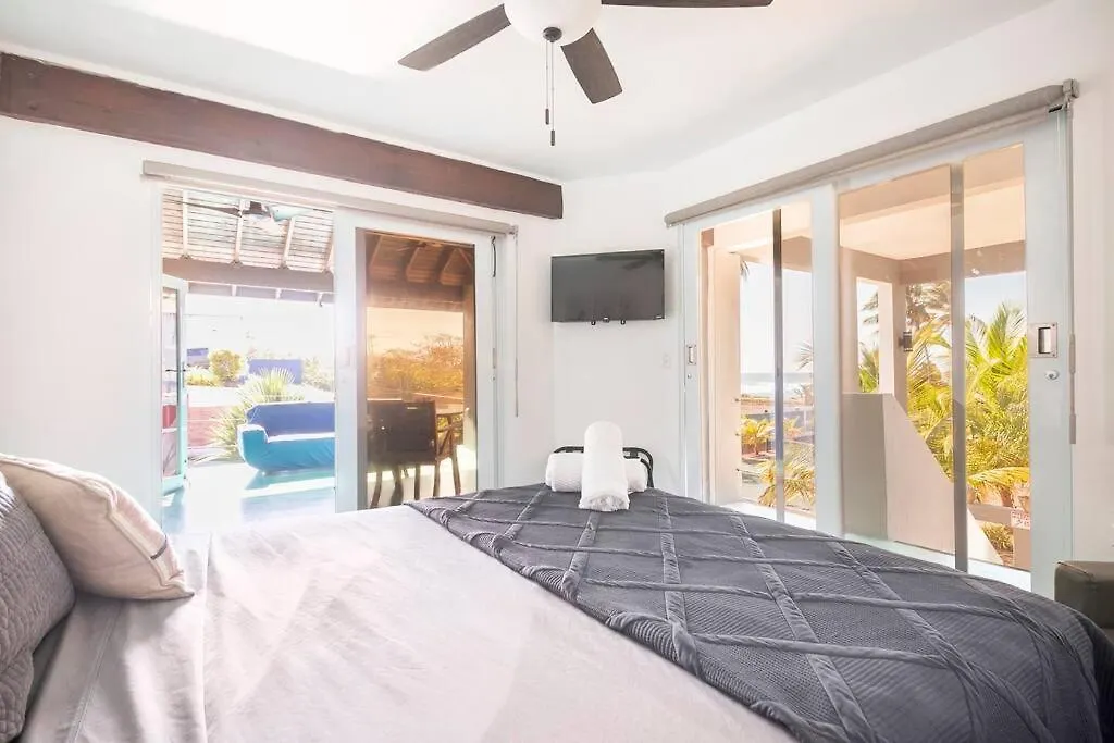 Ocean Front Villa, 2 Private Pools, Bbq, Tennis Court And More! Vega Baja