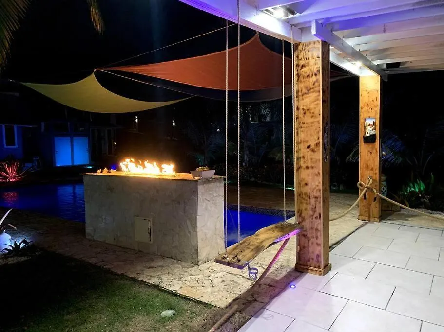 Ocean Front Villa, 2 Private Pools, Bbq, Tennis Court And More! Vega Baja 0*,  Πουέρτο Ρίκο