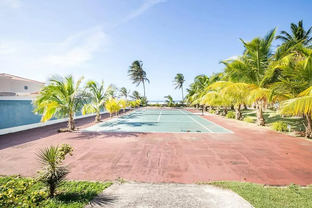 Ocean Front Villa, 2 Private Pools, Bbq, Tennis Court And More! Vega Baja 0*,